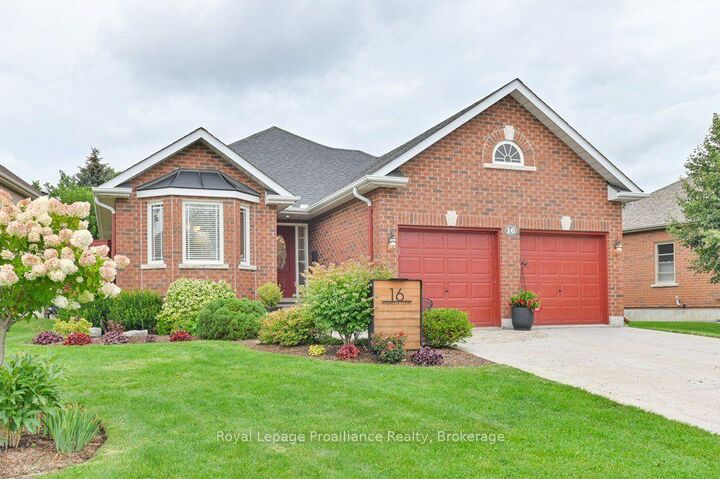 Property Photo: 16 Magnolia Court ON K8P 5M7