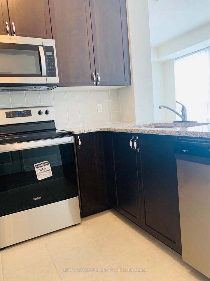 Property Photo:  349 Rathburn Road 1806  ON L5B 0G9 