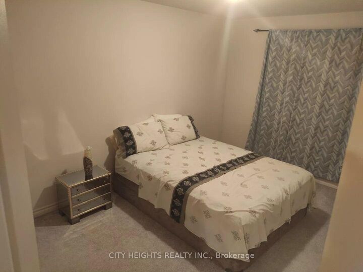Property Photo:  1058 Lexington Circle Upper  ON N8S 4T3 