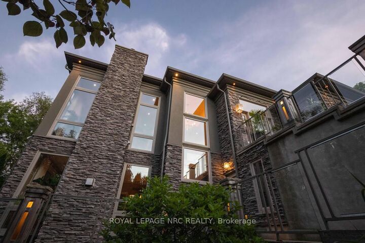 Property Photo: 164A Lakeshore Road ON L2N 2V1