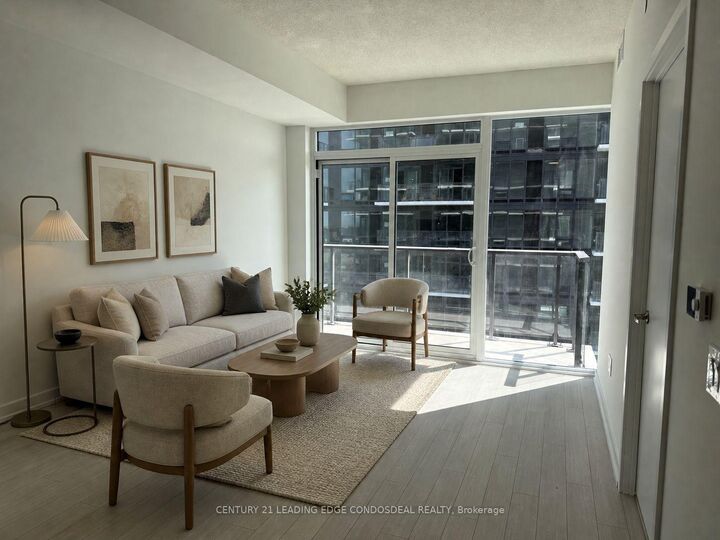 Property Photo:  4010 Eglinton Avenue W 1607  ON M9A 0G5 