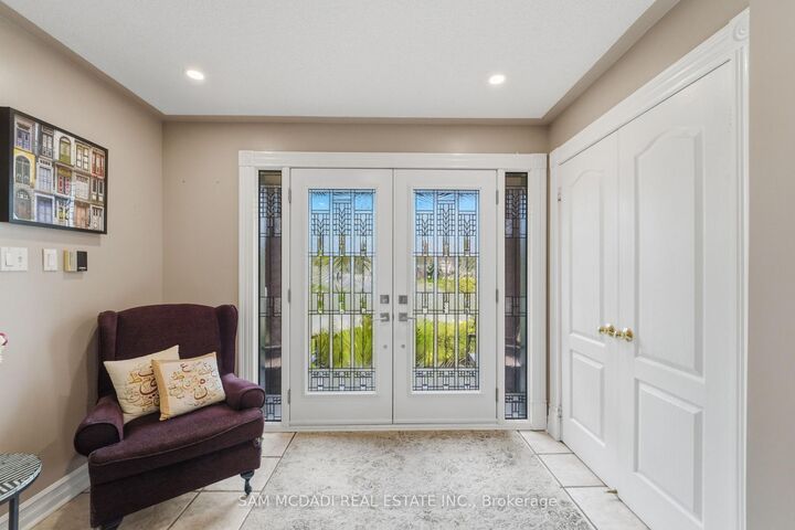 Property Photo: 3605 Trelawny Circle ON L5N 6N8