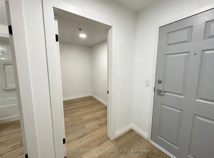Property Photo:  604 - 5 Bay Road  ON P9N 3P3 