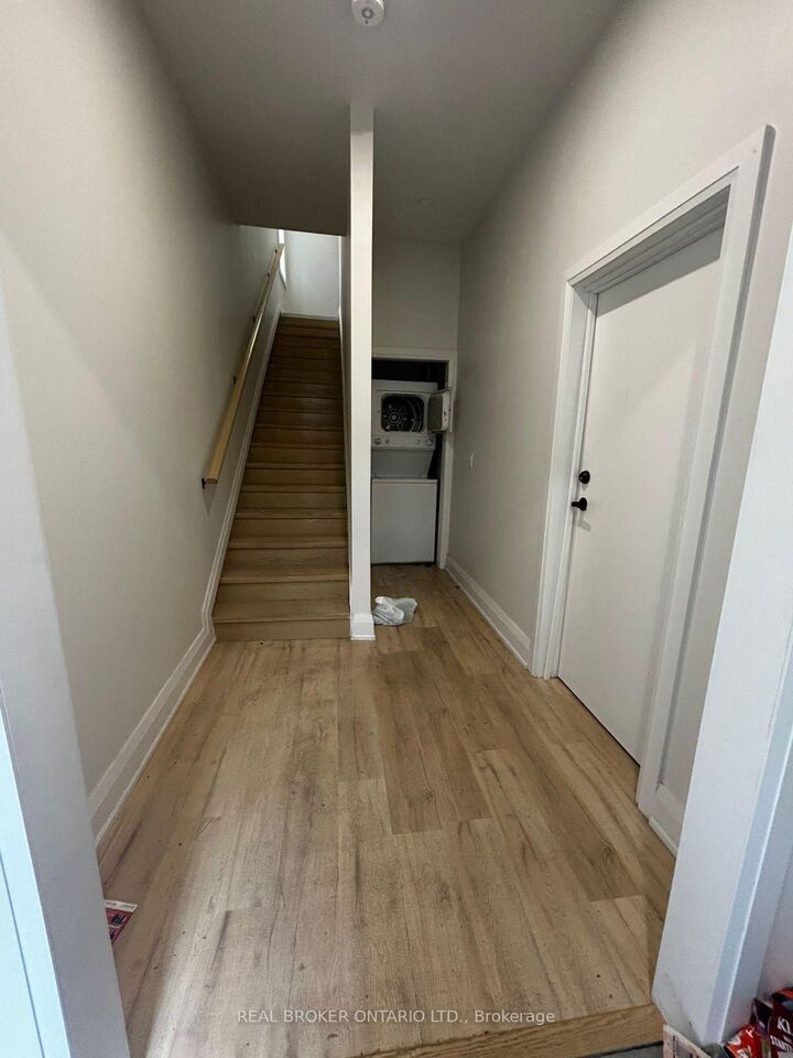 Property Photo:  30 Victoria Avenue N  ON L8L 5E1 