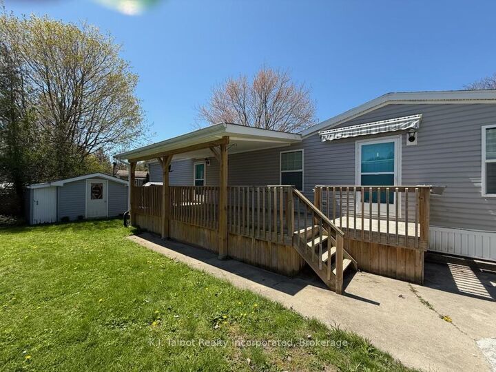 Property Photo:  13 Sutton Drive  ON N7A 3Y3 