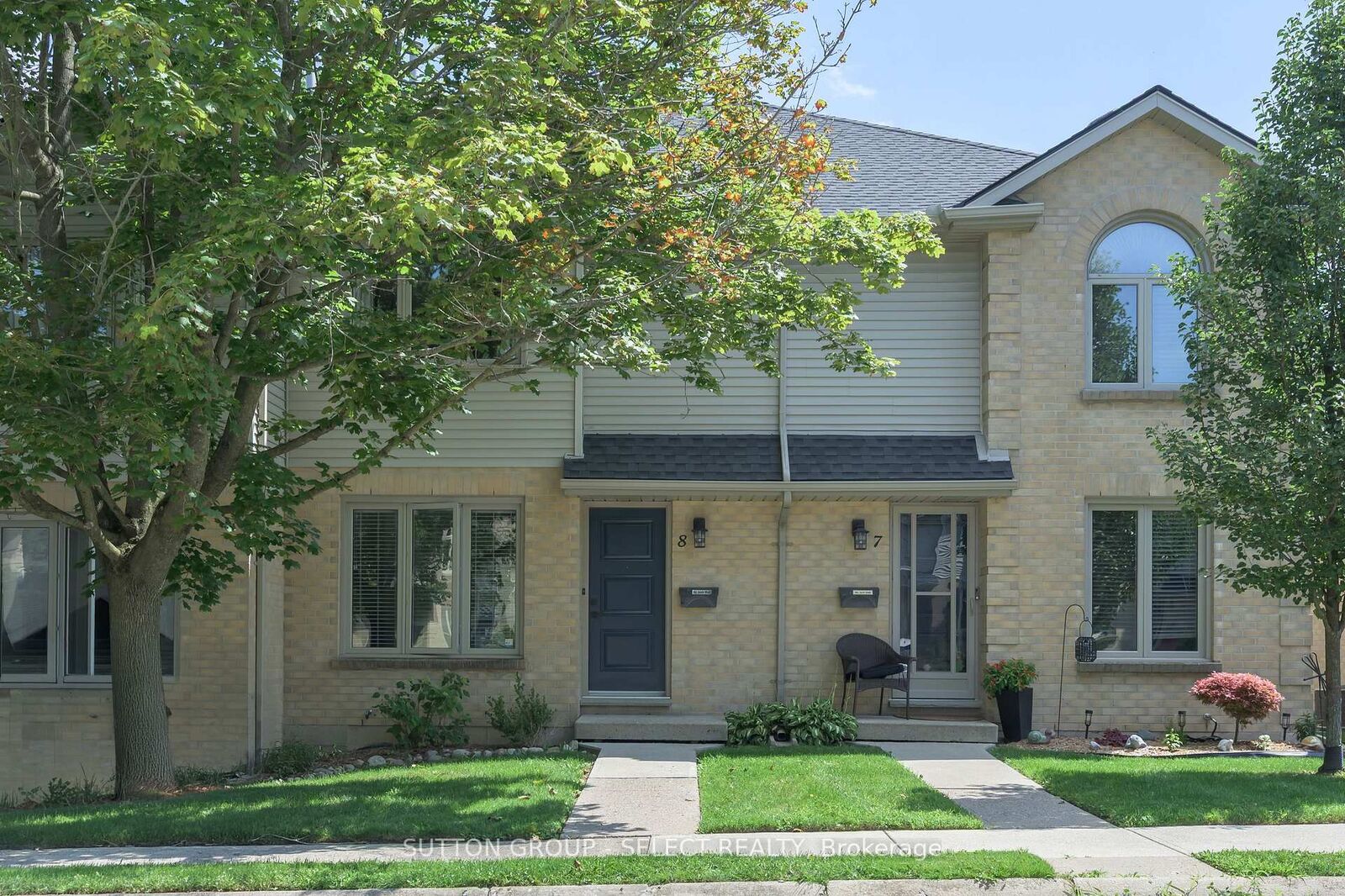 Property Photo:  925 Lawson Road 8  ON N6G 4X3 