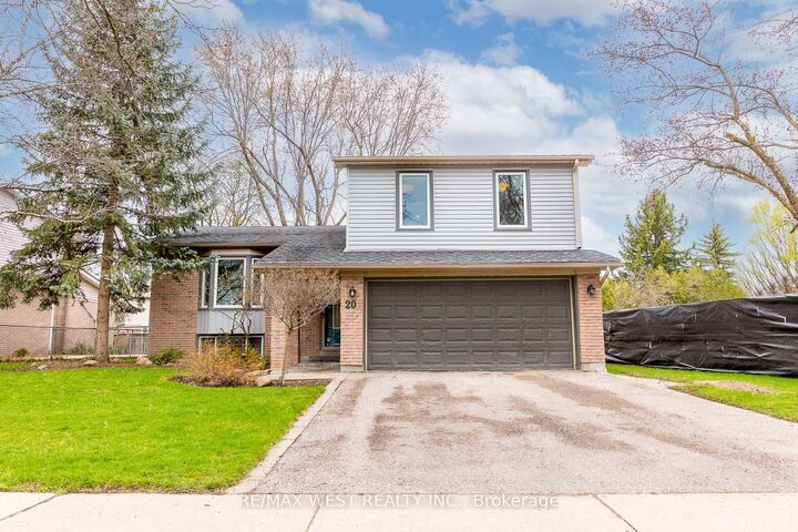 20 Sanderson Crescent — photo 1