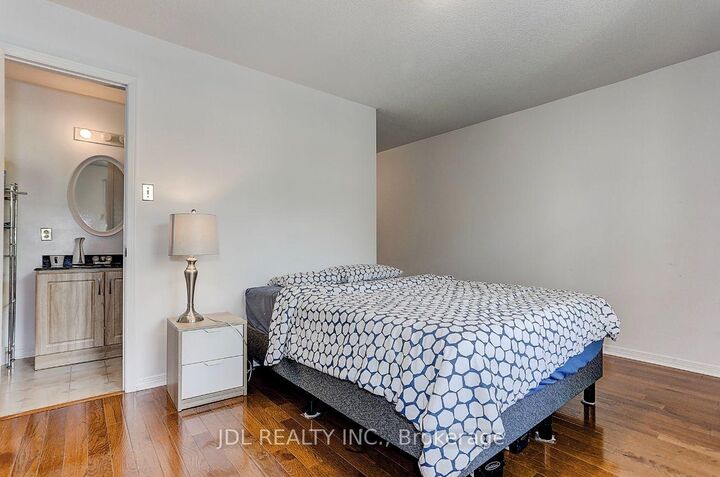 Property Photo: 101 Summerdale Dr Drive Master Bedroom 2nd Floor ON L3T 6W3
