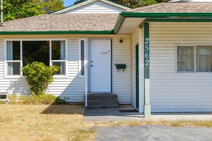 Property Photo:  2562 Rosstown Rd  BC V9T 3R8 