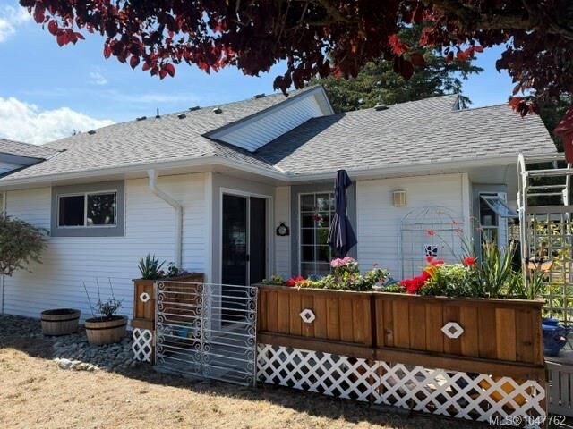 Property Photo: 305 Blower Rd #4 BC V9P 2L1