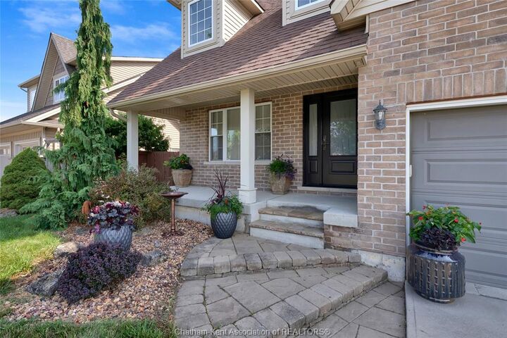 Property Photo: 32 Sherwood Court ON N7M 6L3