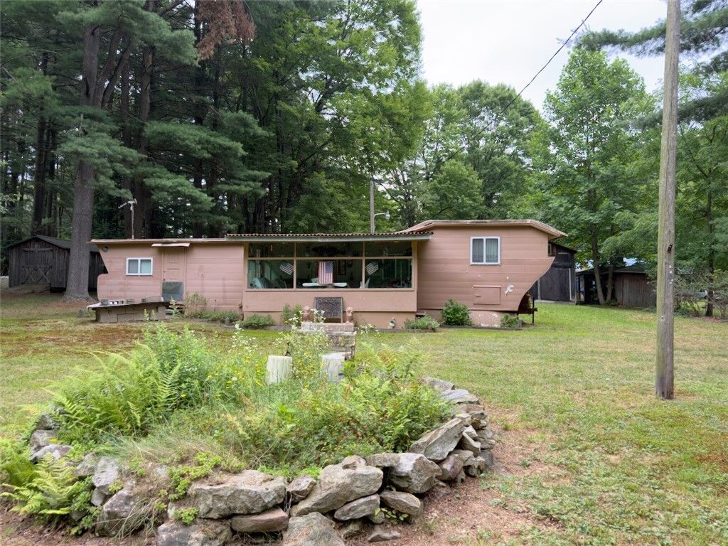 Property Photo:  310 Green Oak Ln  PA 16353 