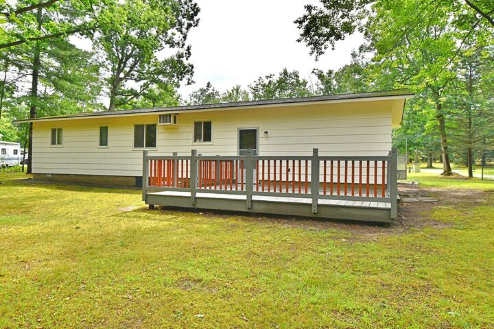 Property Photo:  1064 Leeward Lane  MI 48656 