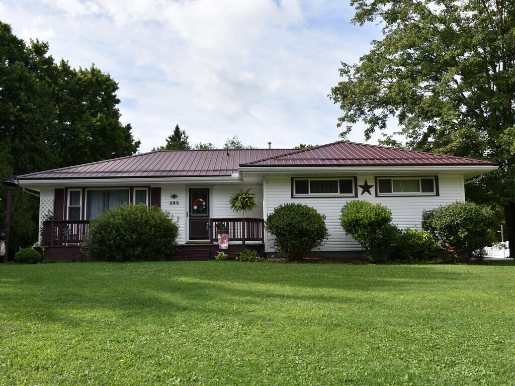Property Photo:  809 E Jamestown Road  PA 16134 