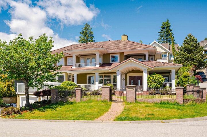 Property Photo:  13477 13A Avenue  BC V4A 1C5 