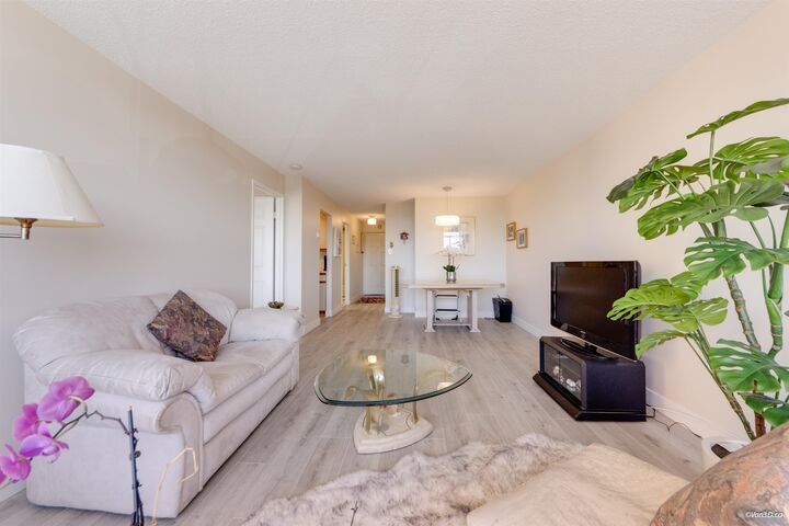 Property Photo: 6631 Minoru Boulevard 709 BC V6Y 1Z1