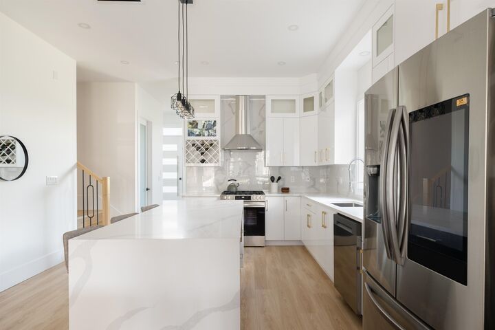 Property Photo: 122 Eighth Avenue 1 BC V3L 1X8