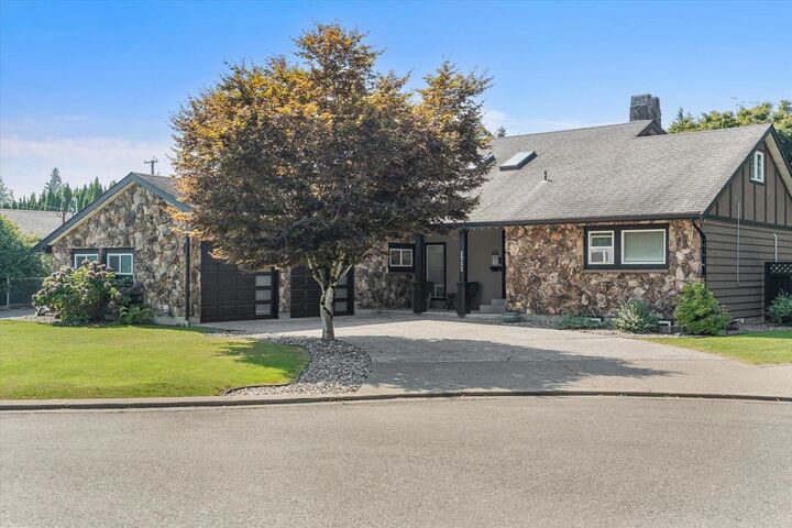 1752 Cedar Place — photo 1
