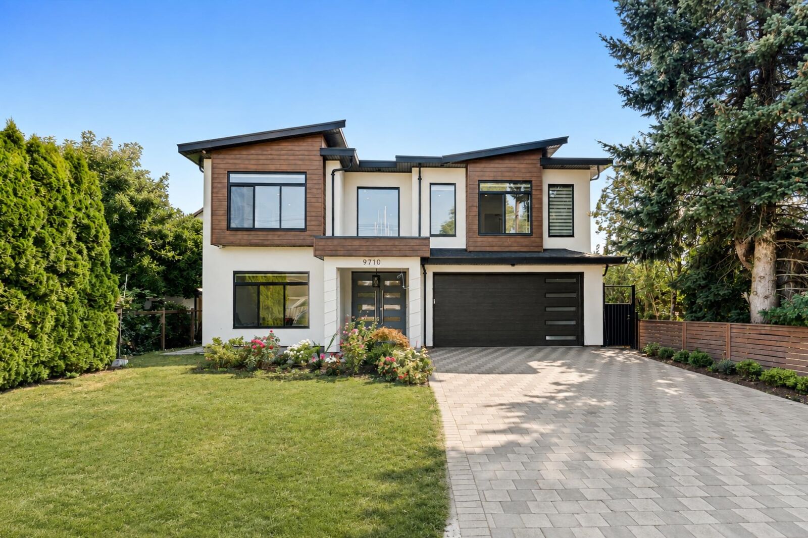 Property Photo:  9710 Hemlock Street  BC V2P 5J6 
