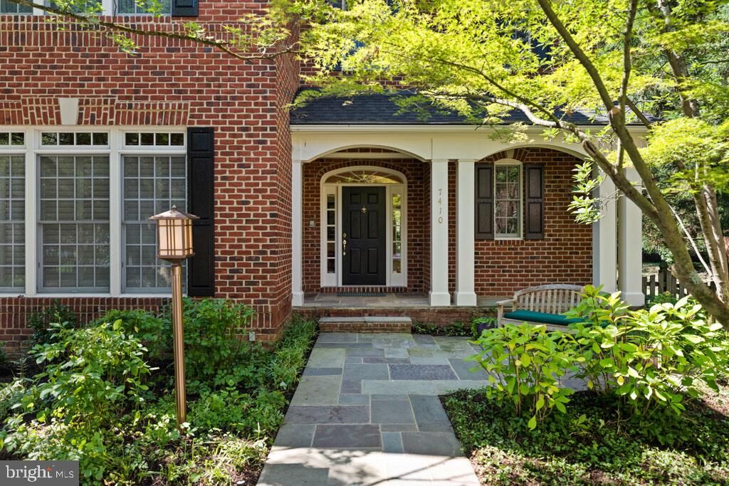 Property Photo:  7410 Honesty Way  MD 20817 
