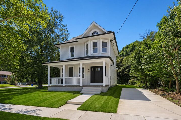 Property Photo:  302 W Washington Avenue  NJ 08049 