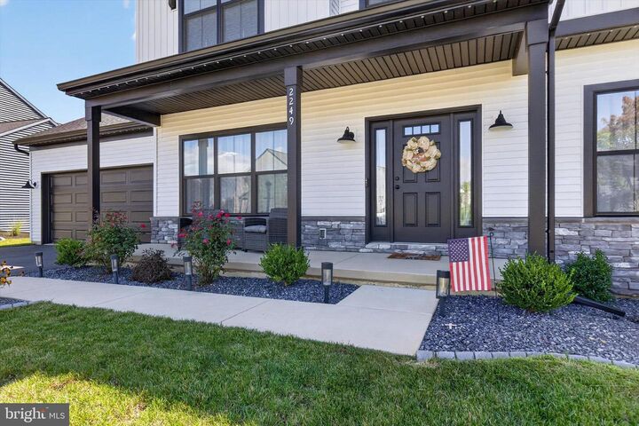 Property Photo: 2249 S Autumn Chase Drive PA 17055