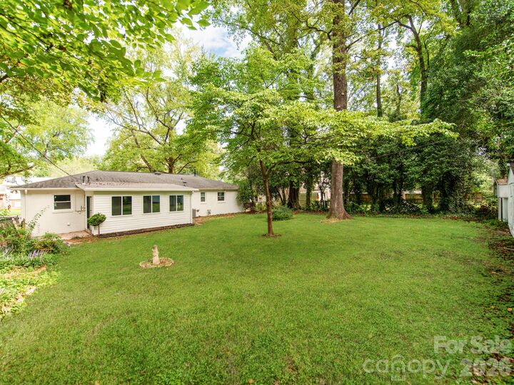 Property Photo: 3326 Bonneville Drive NC 28205