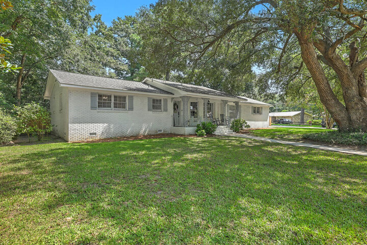 Property Photo: 119 Madison Avenue SC 29456