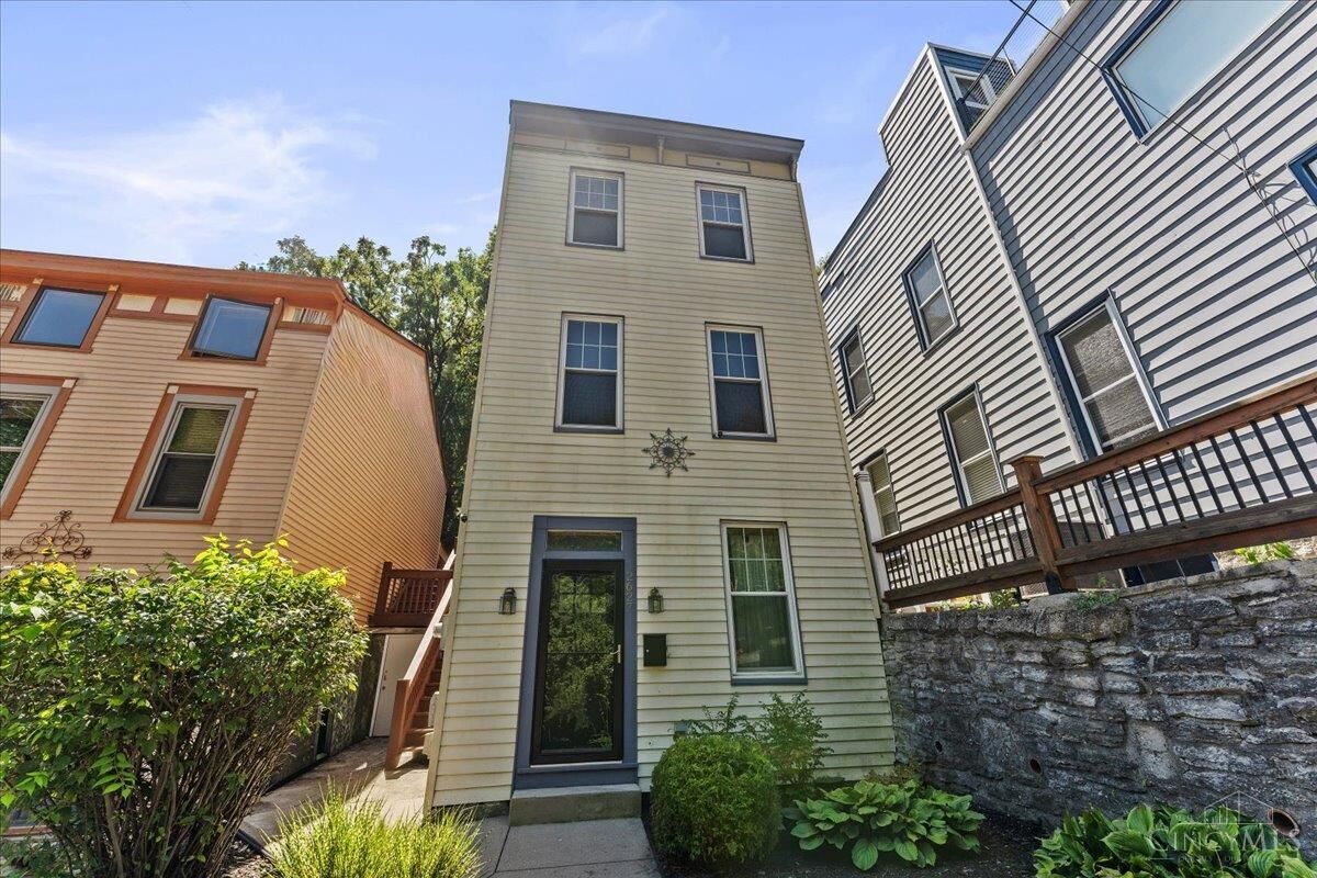 Property Photo:  2627 Maryland Avenue  OH 45204 