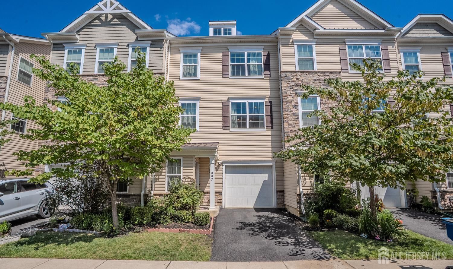Property Photo:  1002 Hights Farm Road  NJ 08831 