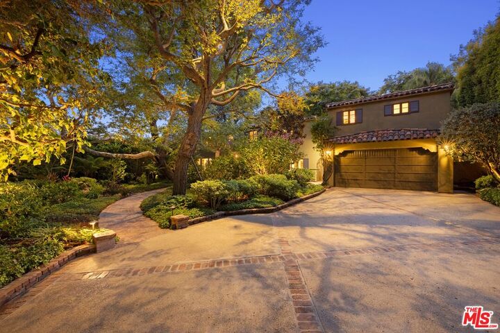 Property Photo: 159 N Cliffwood Ave CA 90049