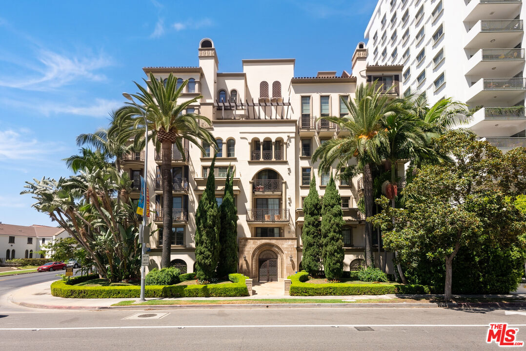 Property Photo:  10795 Wilshire Blvd, Unit 304  CA 90024 