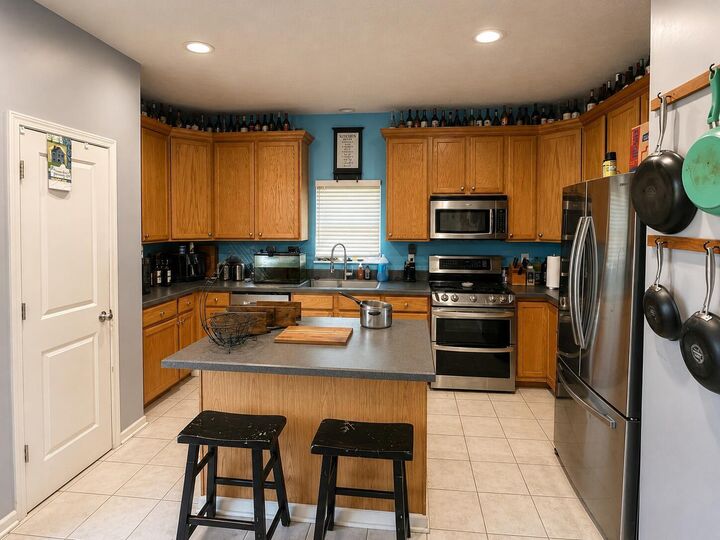 Property Photo:  196 Silver Maple Road  OH 43116 
