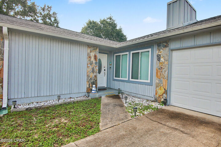Property Photo: 2536 E 37th Plaza FL 32405