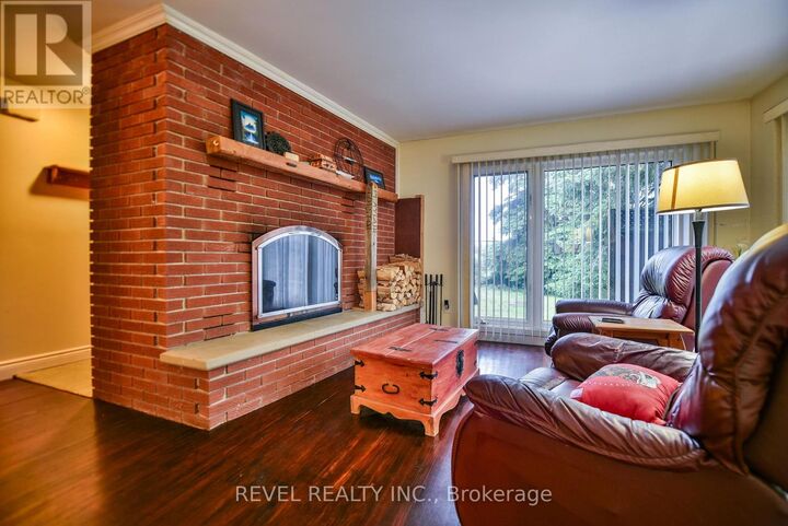 Property Photo: 190 Quartz Avenue ON P4N 4L7