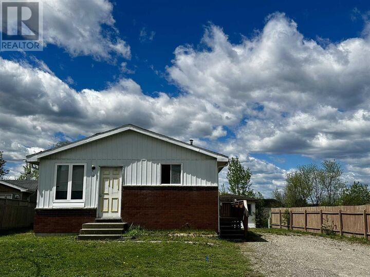 12 Lauzon Cres — photo 1
