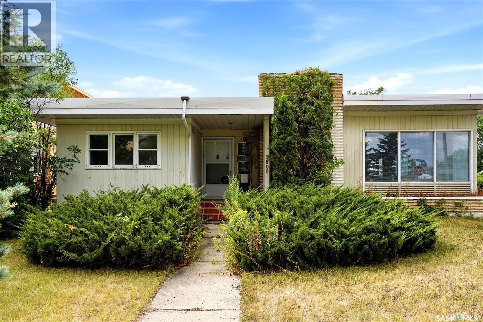 Property Photo:  3600 Albert Street  SK S4S 3P6 