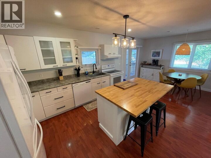 Photo de la propriété:  1605 Neimi Road  BC V0H 1E0 