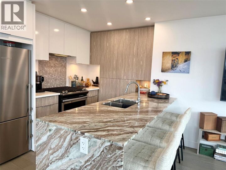 Property Photo: 1151 Sunset Drive 1702 BC V1Y 0G2