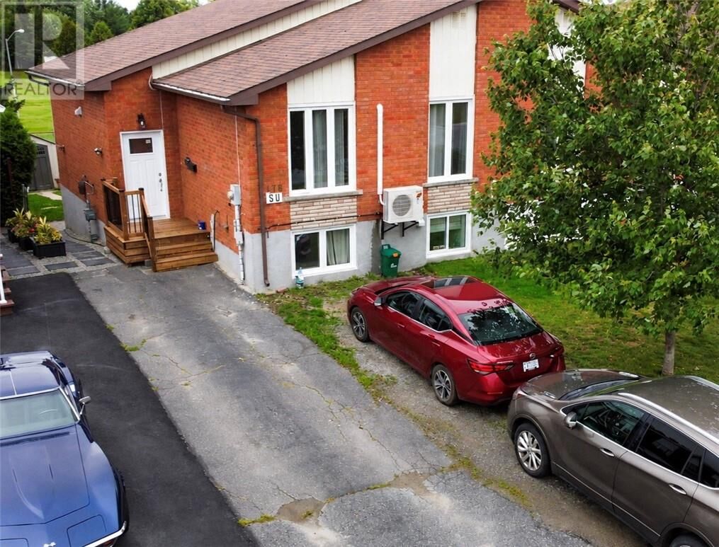 Property Photo:  176 Autumnwood Crescent  ON P3B 3Z4 