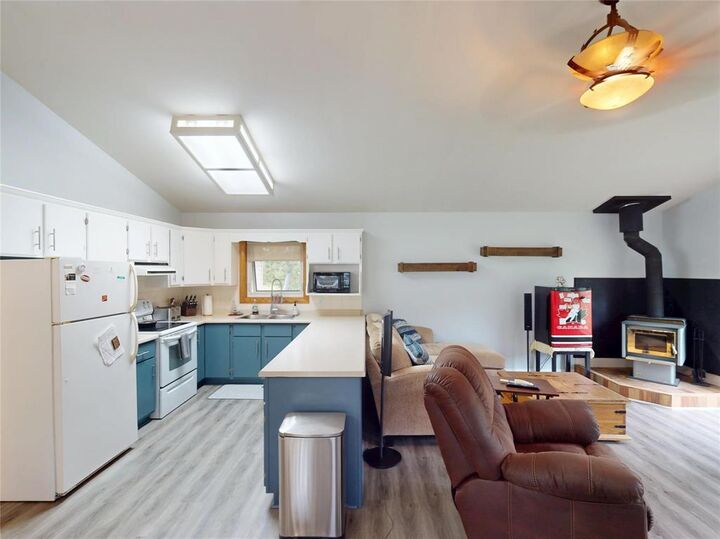 Property Photo:  45 Duna Bay  MB R0C 2R0 