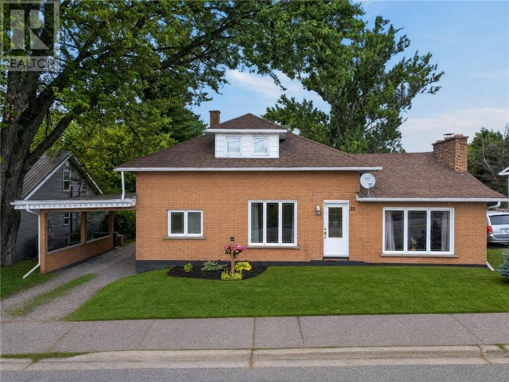 Property Photo: 33 Notre Dame Street E ON P0M 2N0
