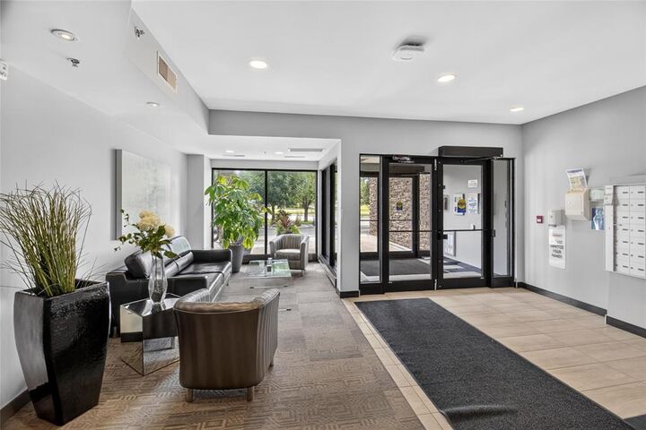 Property Photo: 25 Van Hull Way MB R2N 0K3