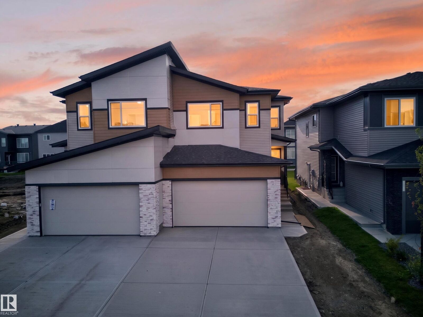 Property Photo:  8512 Mayday Run SW  AB T6X 3E6 