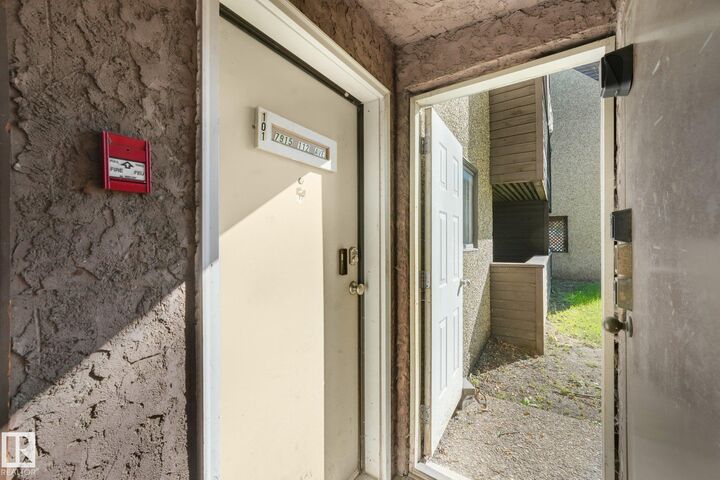 Property Photo:  7915 112 Avenue NW 101  AB T5B 0E7 