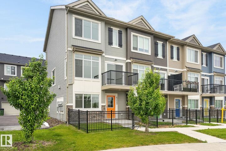 Property Photo:  6222 Cartmell Crest SW  AB T6W 5A7 