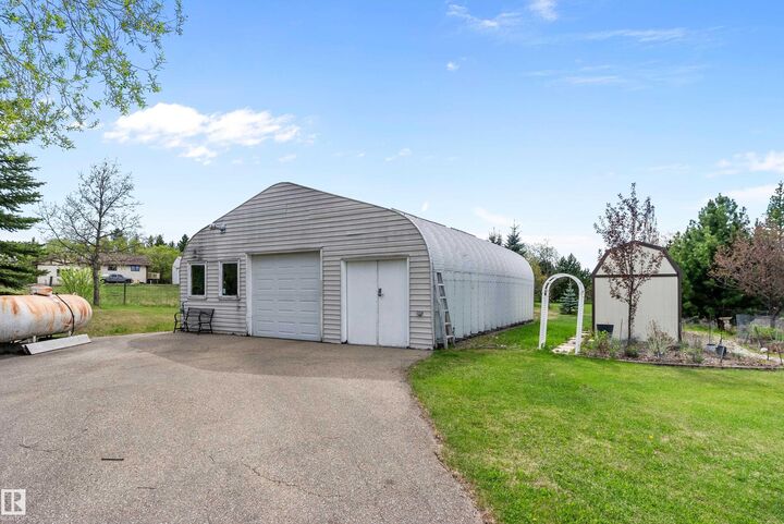 Property Photo:  27005 Twp Road 511 8  AB T7Y 1G8 