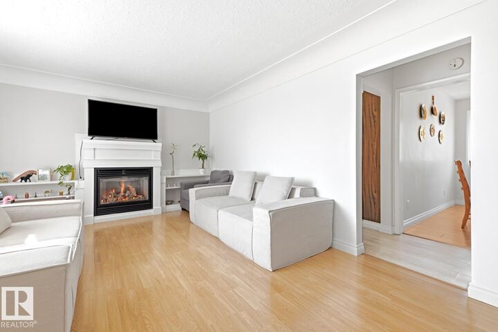 Property Photo:  9740 63 Avenue NW  AB T6E 0G6 