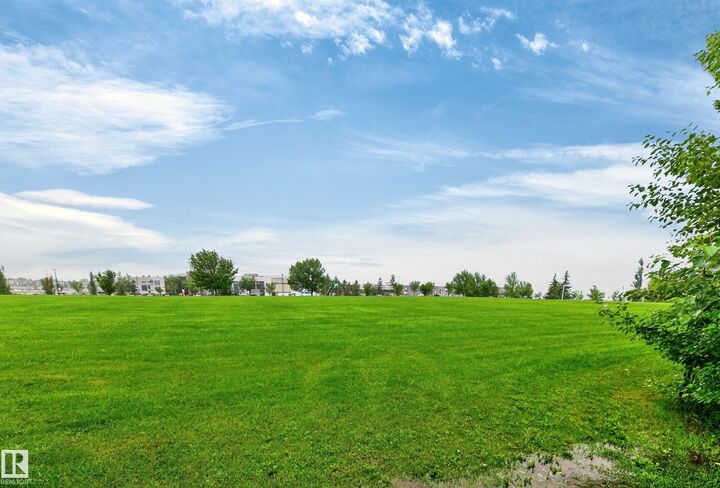 Property Photo:  136 Bothwell Place  AB T8H 2M7 