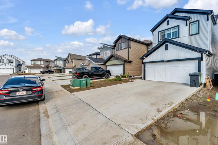 Property Photo: 4610 72 Avenue AB T4X 3B1